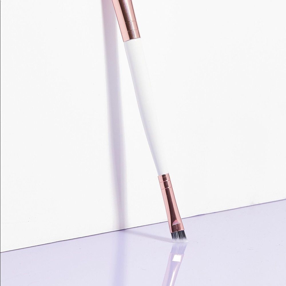5/$25💜 Brushworks Double Ended Eye Brush - Picture 6 of 13